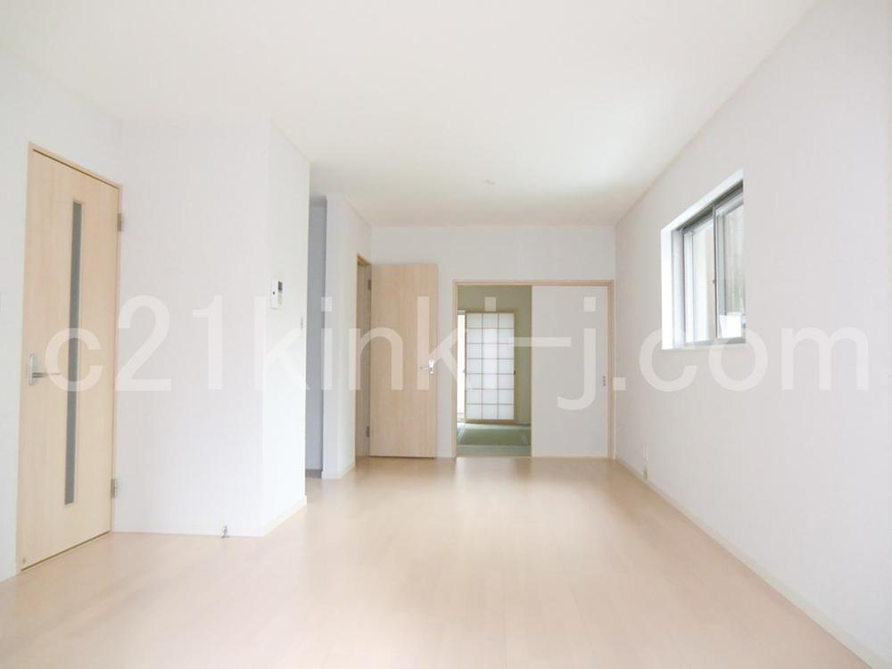 Same specifications photos (living). Same specifications photos (living) LDK17 Pledge, All rooms have double-glazing!