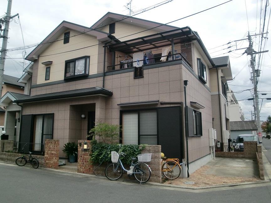 Local appearance photo. Corner lot ・ 2003 Built! 