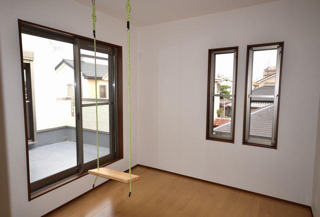 Non-living room. Our construction case Children's room We established the swing in the owner like you wish