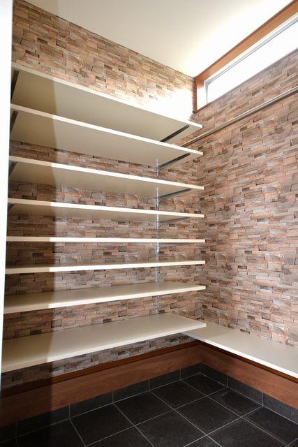 Other introspection. Our construction case Entrance storage (shoes cloak)