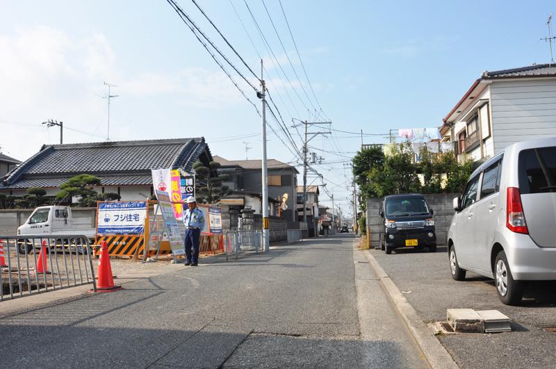 Local photos, including front road. Photographed by the local (2013 November shooting)