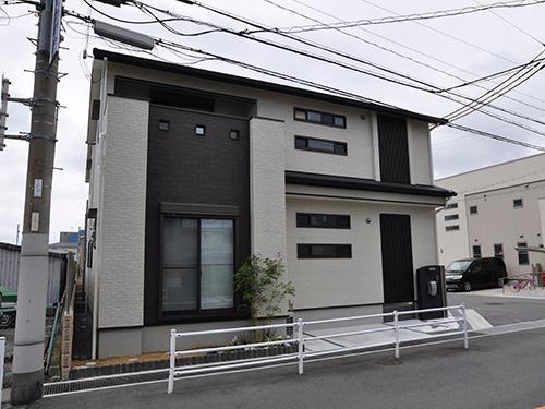 Local appearance photo. Characteristic No. 15 destinations appearance oblong window.