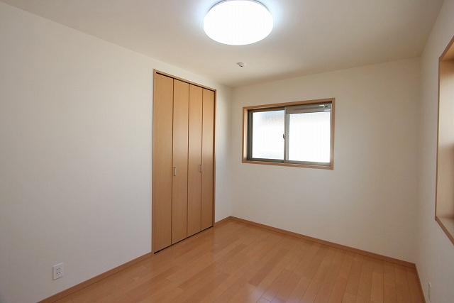 Non-living room. 2 Kaiyoshitsu