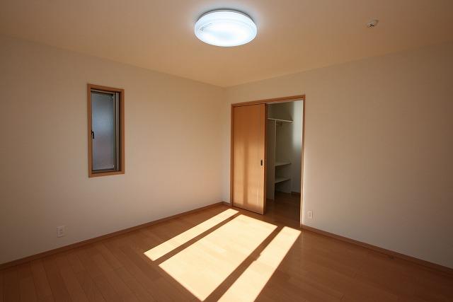 Non-living room. 2 Kaiyoshitsu