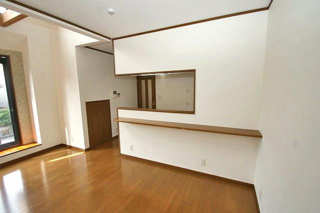 Living. In part of the living room wall was Hari eco-carat to clean the air