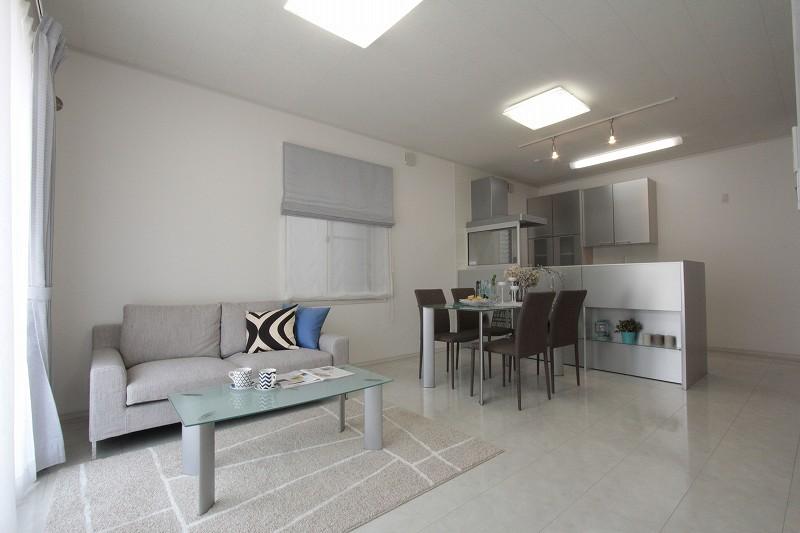 Living. RC house model house (52 No. place): There is also a superior sound insulation, Without in the neighborhood worry too much, Likely to spend a full day!