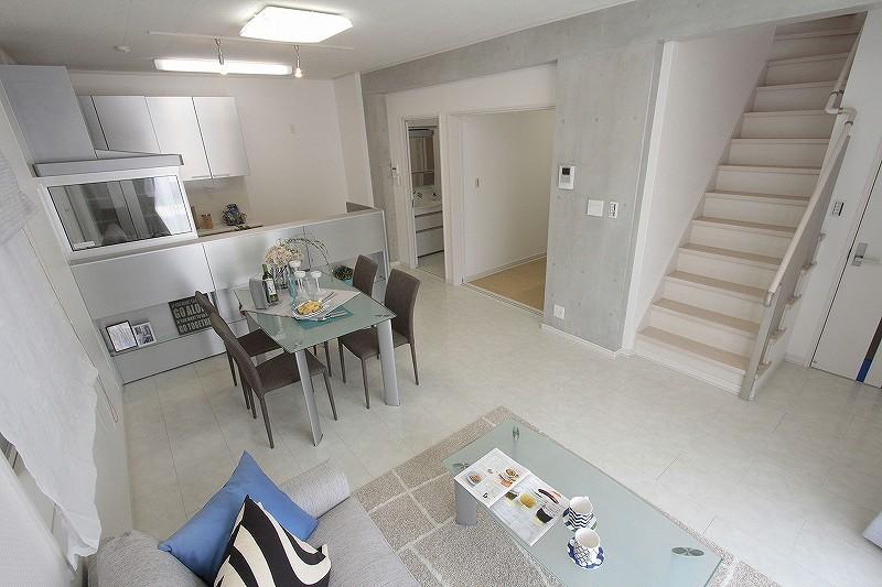 Living. RC house model house (52 No. land): in the living room next to you there is a Japanese-style room. A wide space if by opening the door, It will also be in the drawing-room if you use closed!
