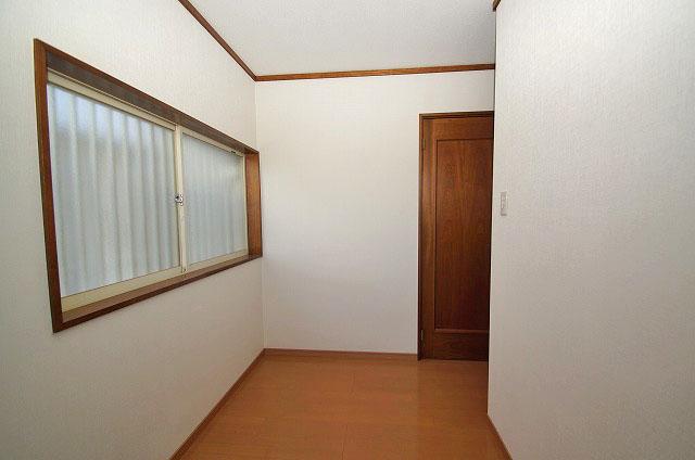 Entrance. cross ・ Flooring Insect