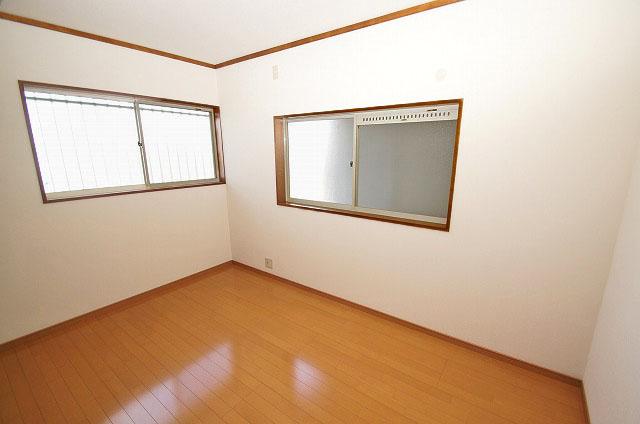 Non-living room. 2 Kaiyoshitsu