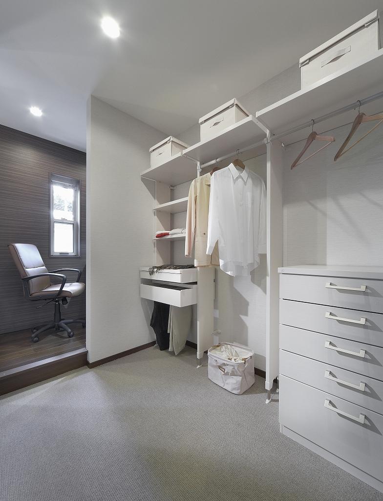 exhibition hall / Showroom. Walk ink Rosen bet about three tatami mats that can enter and exit from even the bedroom from the study. Also couple two of clothing and luggage, This only of breadth is put away clean if any (Gallery House)