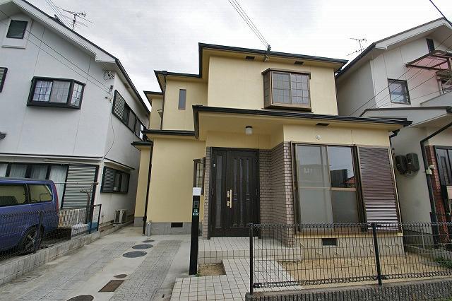 Local appearance photo. Already exterior wall paint