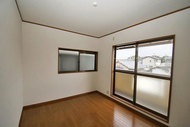 Non-living room. 2 Kaiyoshitsu