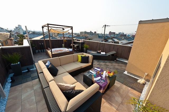 Local appearance photo. Finally a new appearance to the south Osaka new specification plus one living house flutter! Preview recital held in the (reservation) roof, Jacuzzi also Yes with everyday life to the best of resort space.