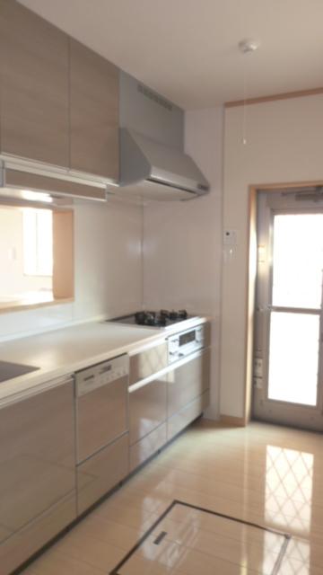 Other Equipment. Dishwasher in the easy-to-use system kitchen housework efficiency in the standard equipment also military and UP