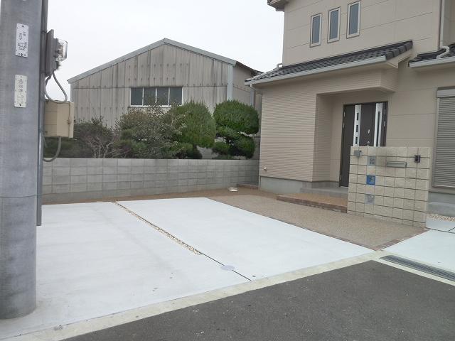 Since parking space is to secure the 2 car parallel, Parking If this is also not good mom peace of mind also, You can also use for visitors to one minute