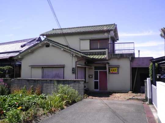 Local appearance photo. Shooting from the front