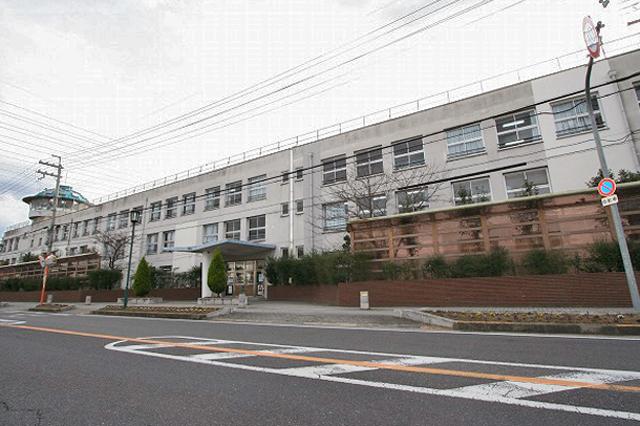 Junior high school. Sennan 2620m until junior high school