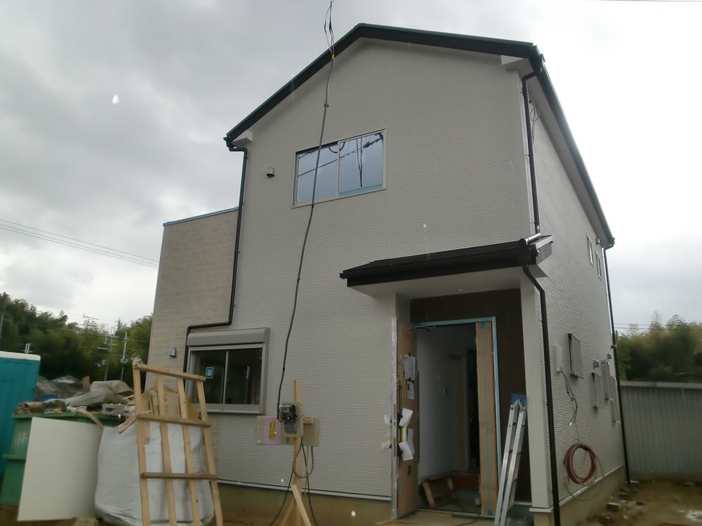 Local appearance photo. Building 2 (southeast corner lot)