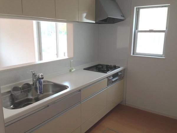 Kitchen. It is a popular face-to-face kitchen to wife