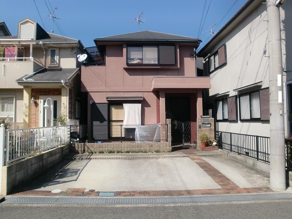 Local appearance photo. Facing south in sunny