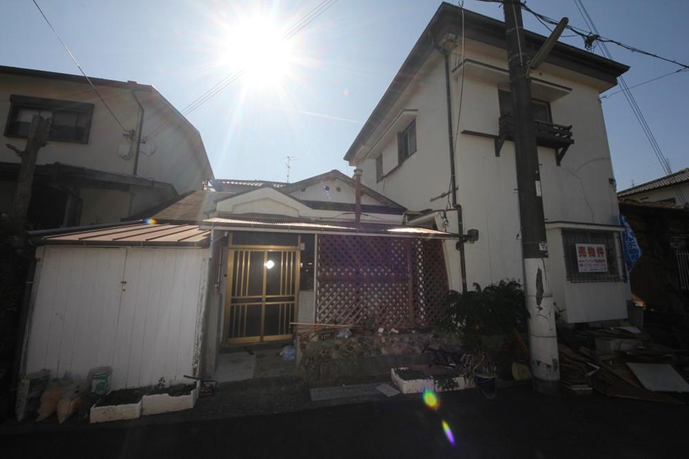 Local appearance photo