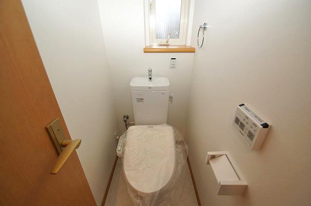 Toilet. cross ・ Floor CF re-covered settled