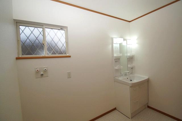 Wash basin, toilet. cross ・ Floor CF re-covered settled