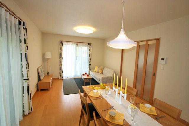 Living. 16 Pledge of LDK