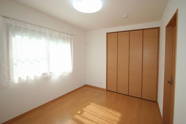 Non-living room. 2 Kaiyoshitsu