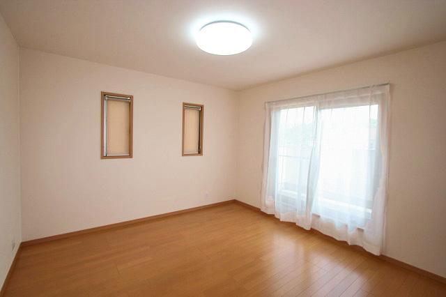 Non-living room. 2 Kaiyoshitsu