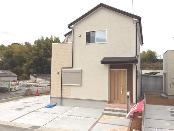 Local appearance photo. In open space, To achieve the peace of the family