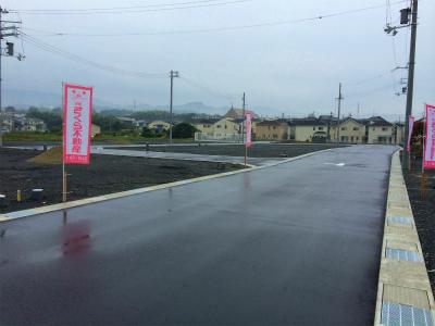 Local photos, including front road. Local (11 May 2013) Shooting