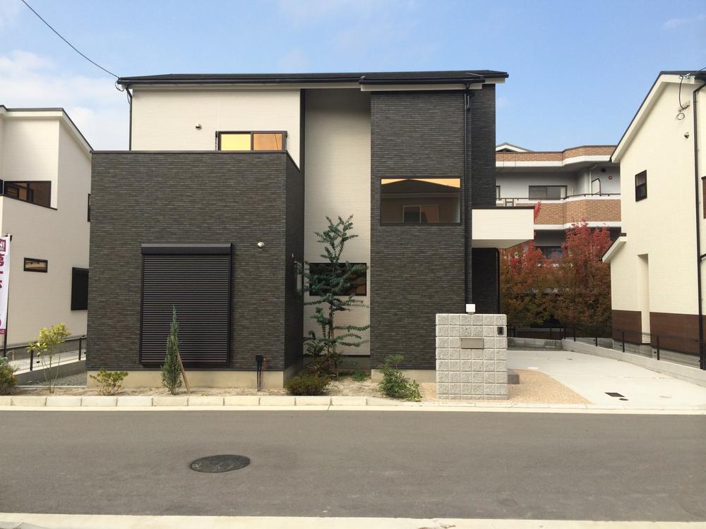 Rendering (appearance). Our construction cases