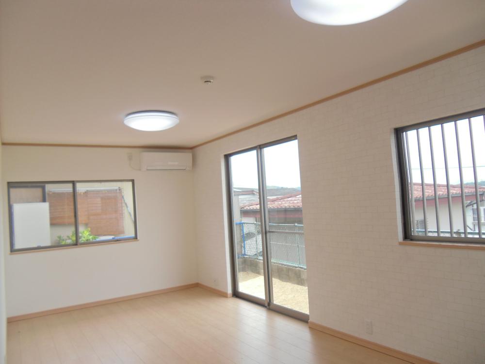 Living. It has established sash replacement and one air conditioning