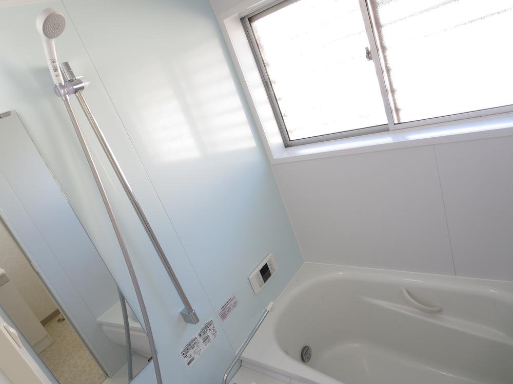 Bathroom. TOTO is Mr. unit bus