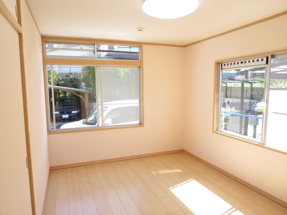 Non-living room. Reform the (Southeast Western-style) Japanese style to Western style 