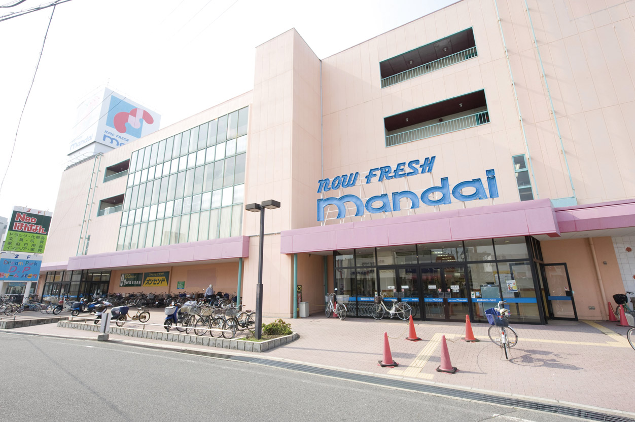 Supermarket. Mandai (6600m / Car about 10 minutes) car about 10 minutes. Other Aeon Mall Rinku Sennan also, Since the shopping facilities such as exciting City is aligned within 15 minutes by car (all within 9.4km), I'm glad to be various use