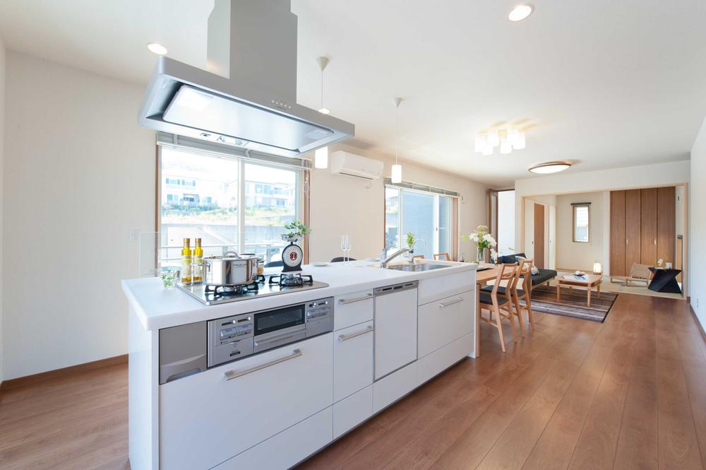 Kitchen. Glad popular island kitchen also Mama cooking now work harder good at mom. Seems to enjoy cooking in the family reunion (September 2013) Shooting