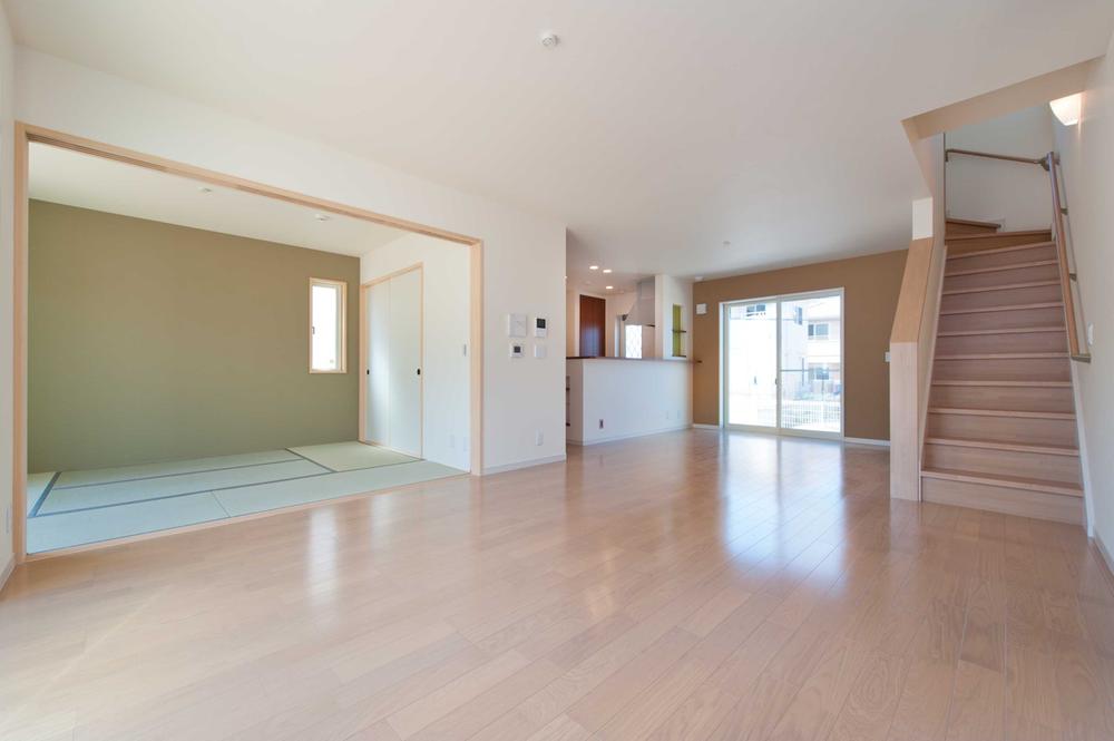 Living. Counter kitchen type of living. Breadth 20 Tatamikoe! Conversation of living stairs nature and family has become the design of even bouncy (September 2012) shooting