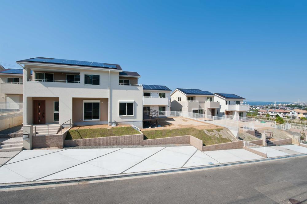 Local is located on a hill is open preeminent! Noon hope the Osaka Bay, It is healed in a beautiful starry sky at night. Local (September 2013) Shooting