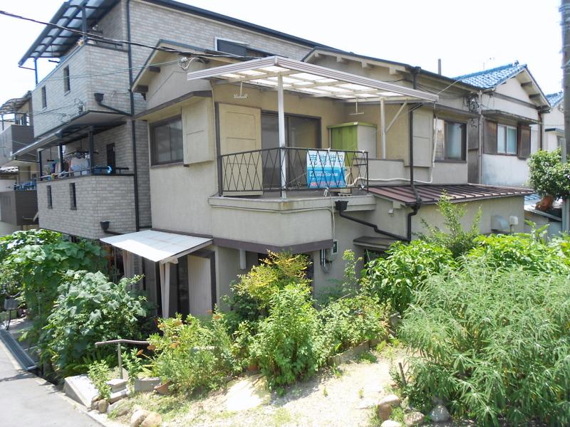 Local appearance photo. Local (07 May 2013) Shooting