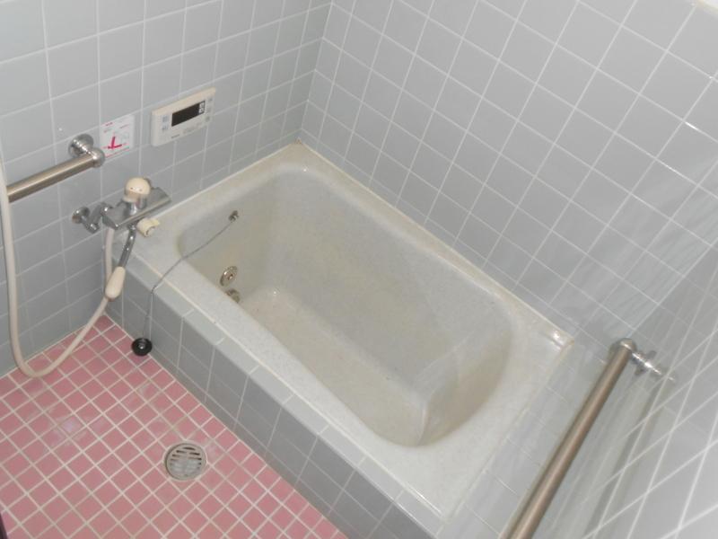 Bathroom. Indoor (07 May 2013) Shooting