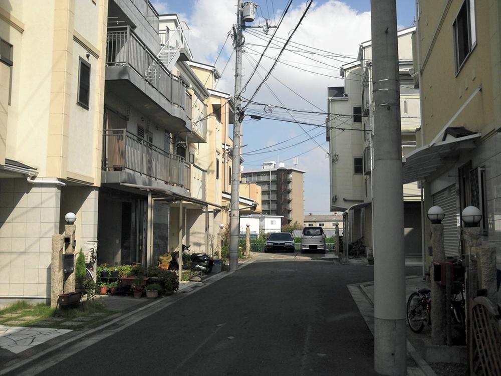 Local photos, including front road. Local (November 5, 2013) Shooting