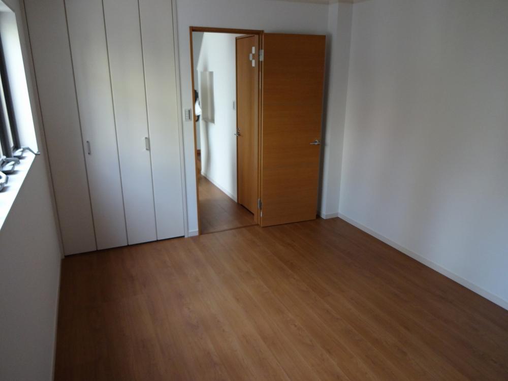 Non-living room. Indoor (12 May 2013) Shooting