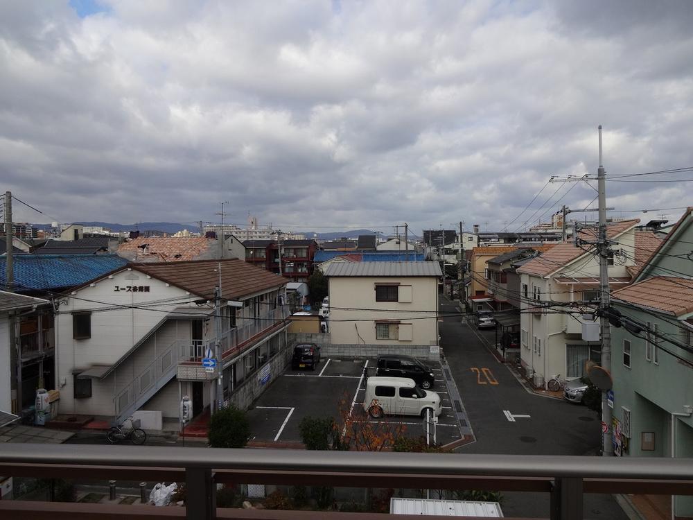 View photos from the dwelling unit. There is no problem per yang because high building is not, such as apartment before!