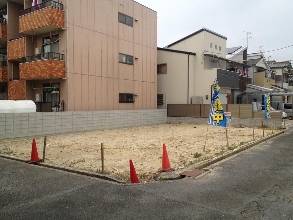 Local photos, including front road. Local (April 2013) Shooting