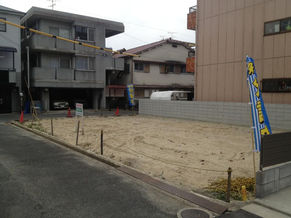 Local photos, including front road. Local (April 2013) Shooting