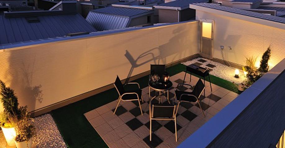 Live without worrying about the line of sight from the outside, Achieve a spacious rooftop to my home. The sky is Unto large to look up from the roof. To see the star along with the children happily (model house)