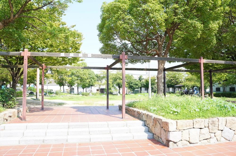 park. 230m to Shiba Park