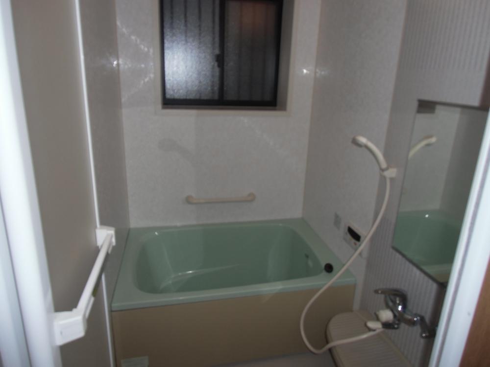 Bathroom. Indoor (12 May 2013) Shooting